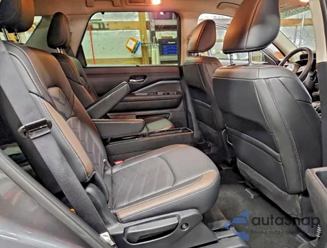 2025 Nissan Pathfinder Platinum z USA, uszkodzony, nr VIN 5N1DR3DK0SC246726